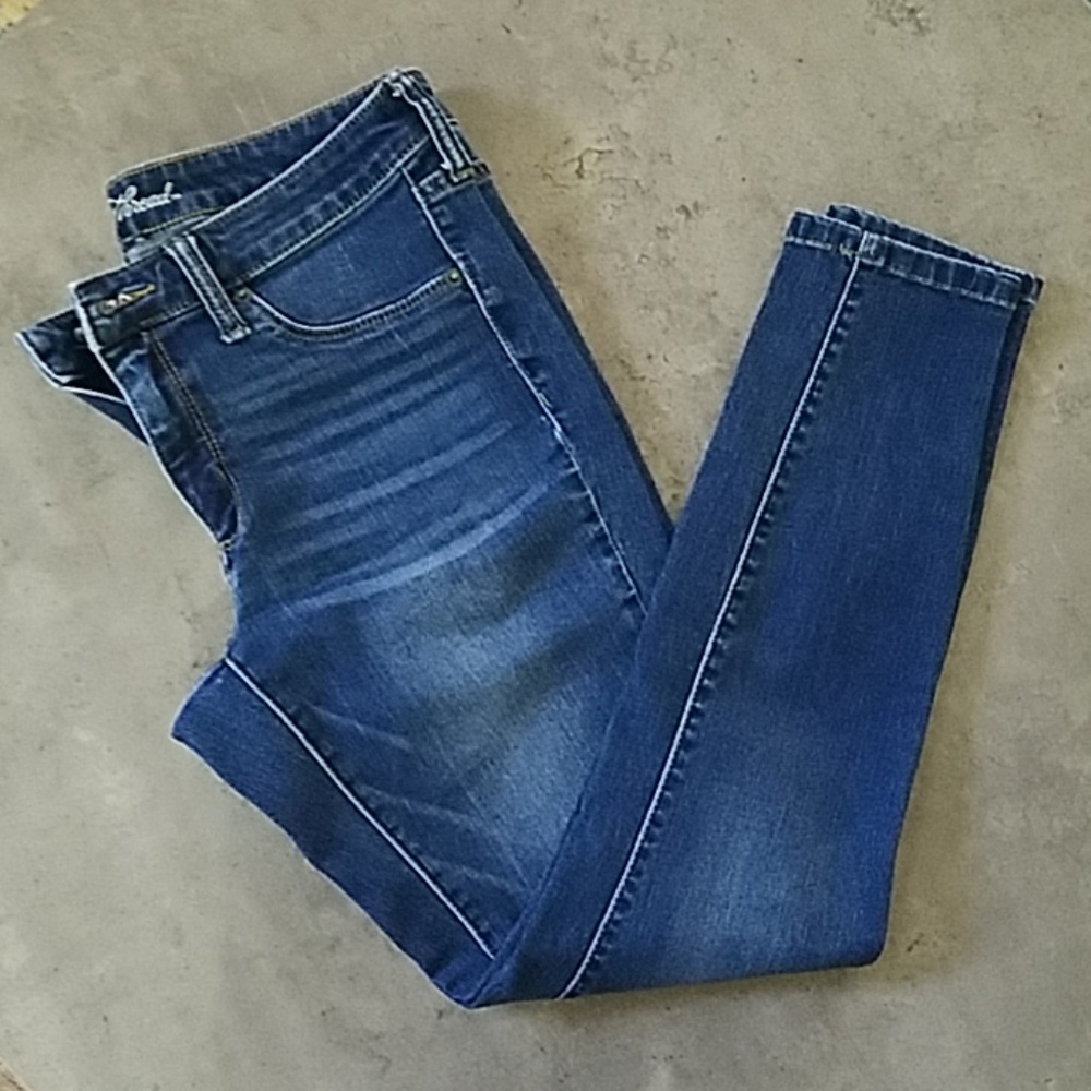 Universal Thread Mid Rise Jeggings